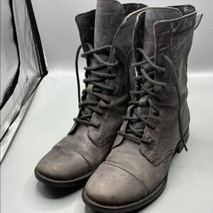 Born Leather Combat Boots size 7 with Leopard Print in interior fabric